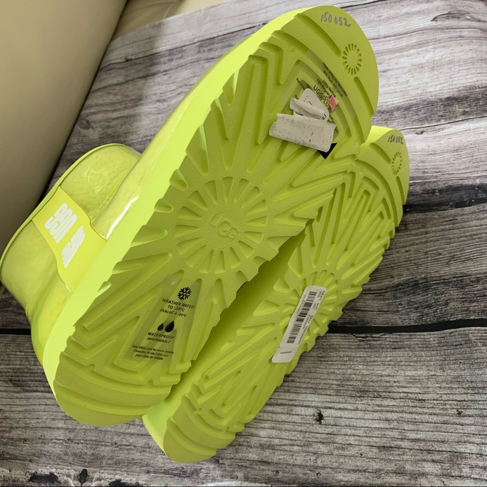 UGG CLASSIC WATERPROOF CLEAR MINI BOOT - Picture 9 of 13